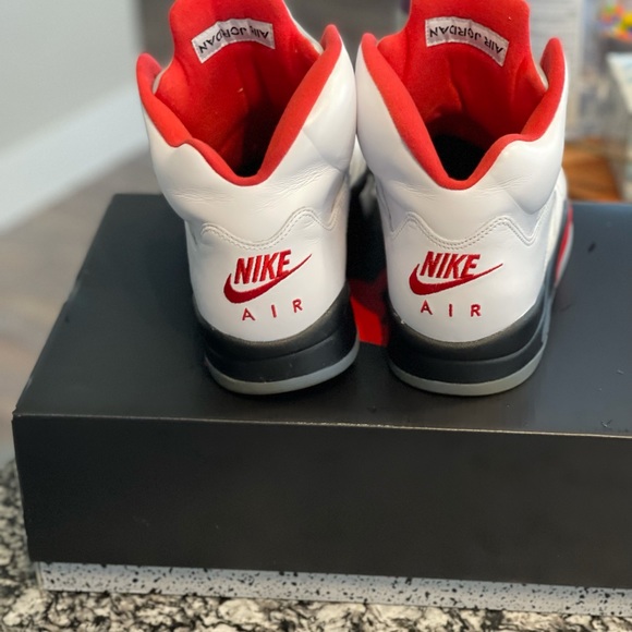 Selling my 4s and last dance Jordan’s size 12 - Picture 4 of 8